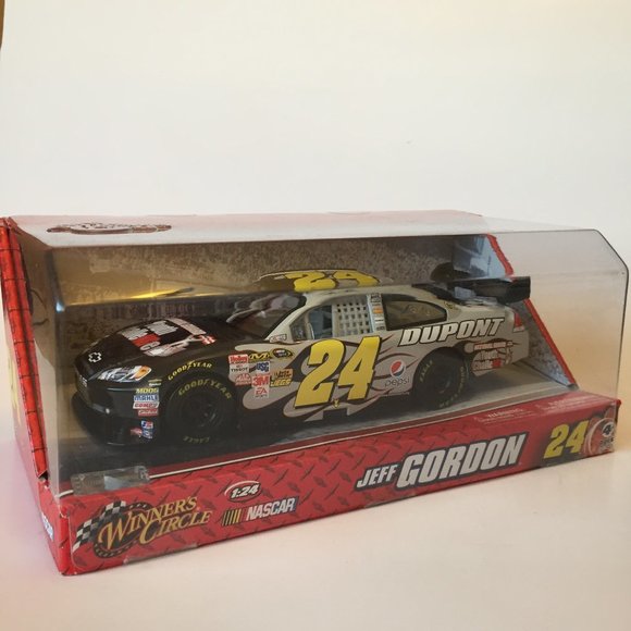 Winners Circle 1:24 NASCAR Jeff Gordon # 24 Chevy Impala SS Die-Cast Replica Car - Picture 2 of 4